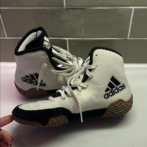 adidas Tech Fall 2.0 Boys Wrestling Trainer Shoe Boot White/Black Size US 4